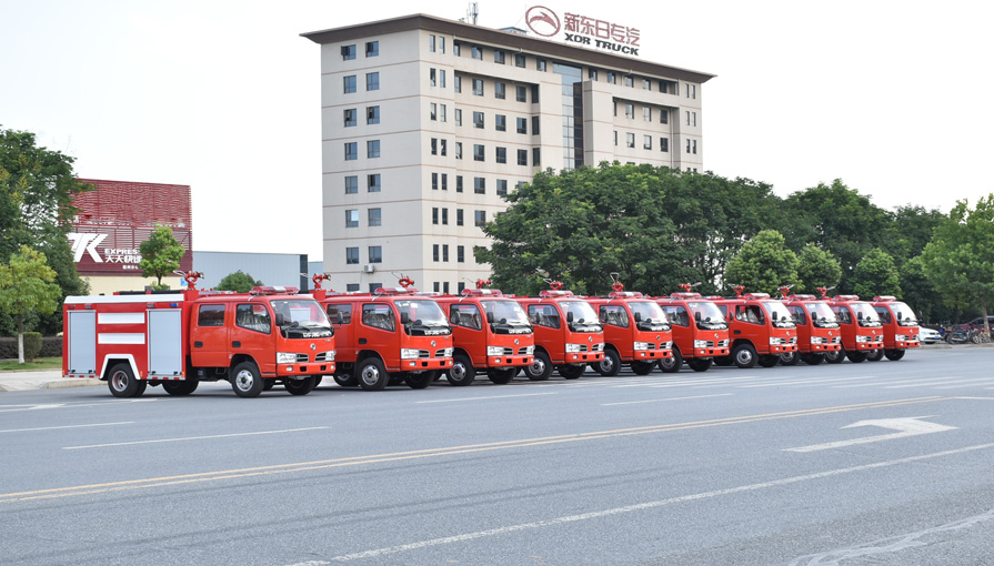 消防車廠家新東日專汽說(shuō)說(shuō)消防人員每日檢查消防車有哪些內(nèi)容