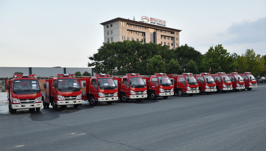 市消防救援大隊(duì)舉行鄉(xiāng)鎮(zhèn)專職消防隊(duì)消防車發(fā)放儀式