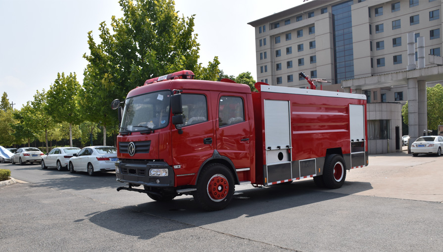 消防車廠家新東日專汽談?wù)勏儡囉糜统ＷR(shí)