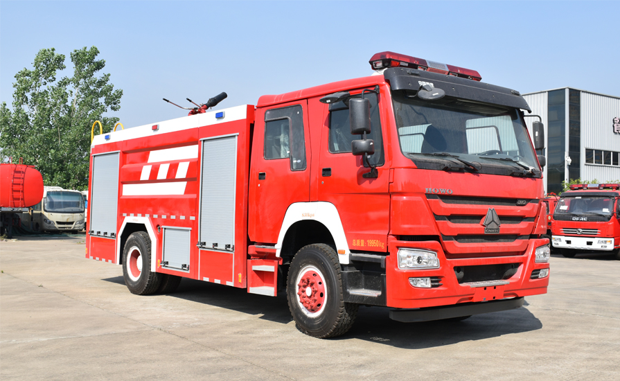 消防車(chē)廠(chǎng)家新東日專(zhuān)汽呼吁社會(huì)：為消防車(chē)讓行，為生命讓道