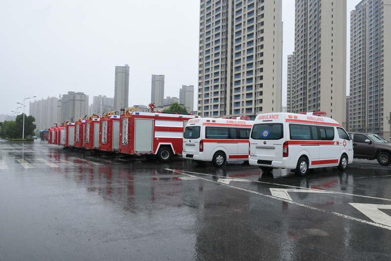 2輛福田G7救護(hù)車 10輛豪沃消防車