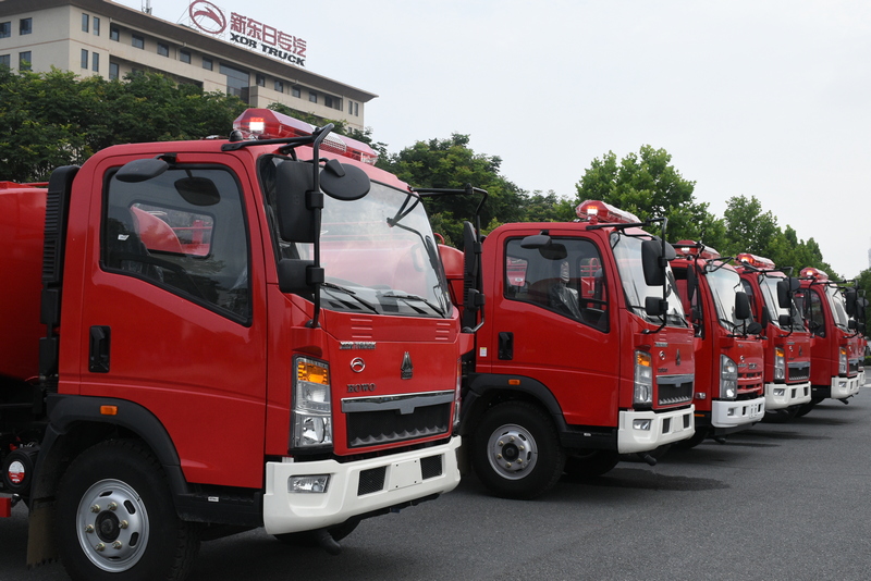 重汽豪沃水罐灑水車